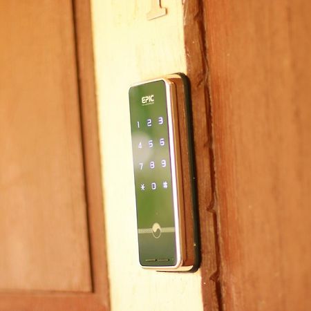 Baankhon Private Room In Thai House Check In By Yourself Code Inbox Adult Only بانكوك المظهر الخارجي الصورة