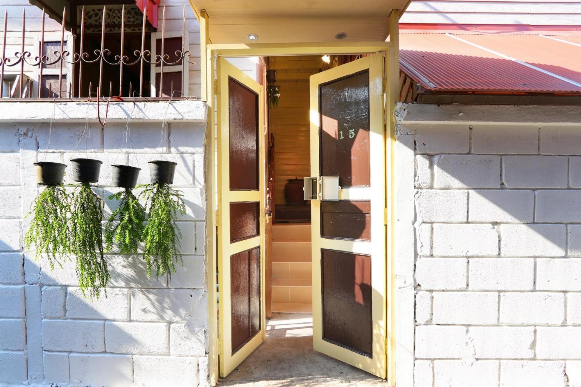 Baankhon Private Room In Thai House Check In By Yourself Code Inbox Adult Only بانكوك المظهر الخارجي الصورة